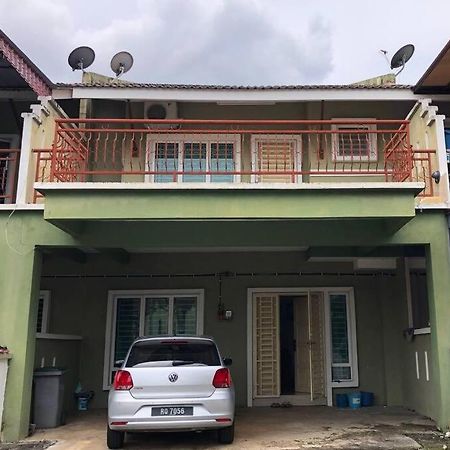 Nice Seremban 2 1/2 Storey House With 4 Rooms ภายนอก รูปภาพ